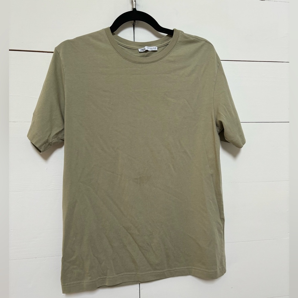 Zara men’s olive green tshirt